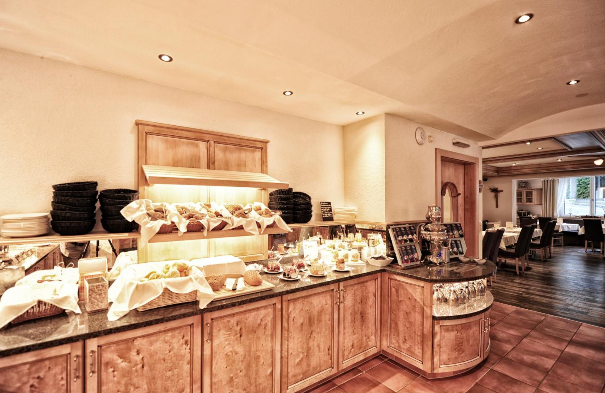 Arnika 4*